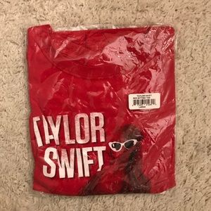 Taylor Swift T-shirt Red